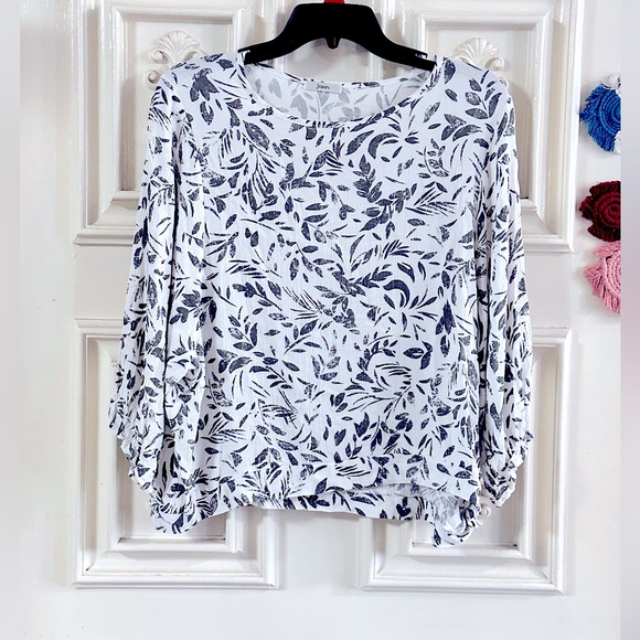 ๐FALL INTO LEAFY FLORALS๐BรHร Flowy ยพ th Balloon Sleeves Oversized Crop Top M - Picture 3 of 15